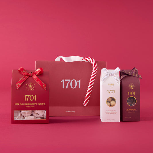 Moments Yule Remember - 1701