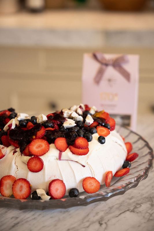 LIANNE’S FAMOUS PAVLOVA