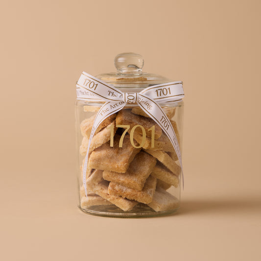 Mini Macadamia Nougat Shortbread Jar (750g)