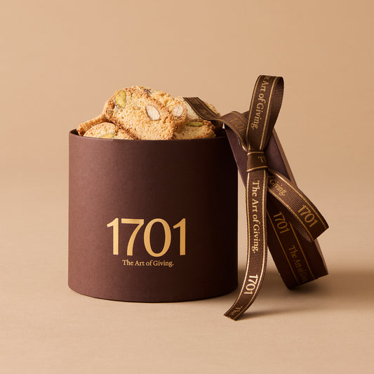 Mini Biscuit Filled Hat Box (180g)